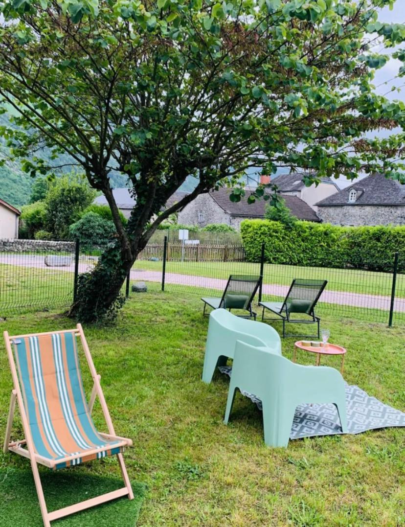 La Suite Unique - Le Jardin Sur Les Pyrenees- Vue Panoramique Montagne -Jardin Cloture Prive De 100M2-Parking-Linge De Lit Et Serviettes Compris- Bielle Exterior foto